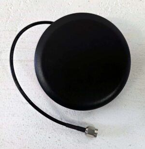 Mobile radio antenna, roof-mounted